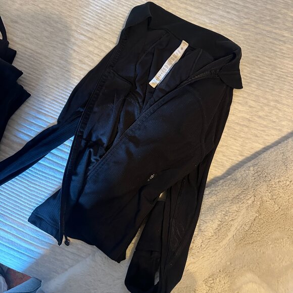 Black LuluLemon Bundle - 5 pieces! - Picture 15 of 15